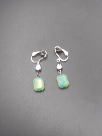 Boucle d'oreille non percé